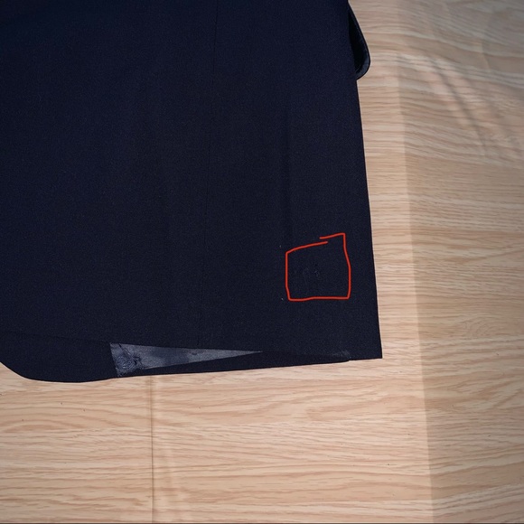 Burberry’s Suit Jacket - Picture 8 of 8